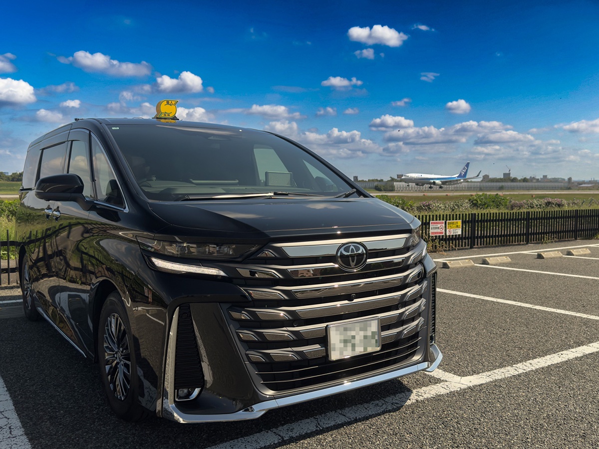 トヨタ ヴェルファイア エグゼクティブラウンジ 外観